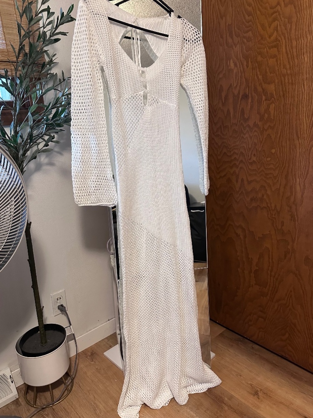 White knit dress